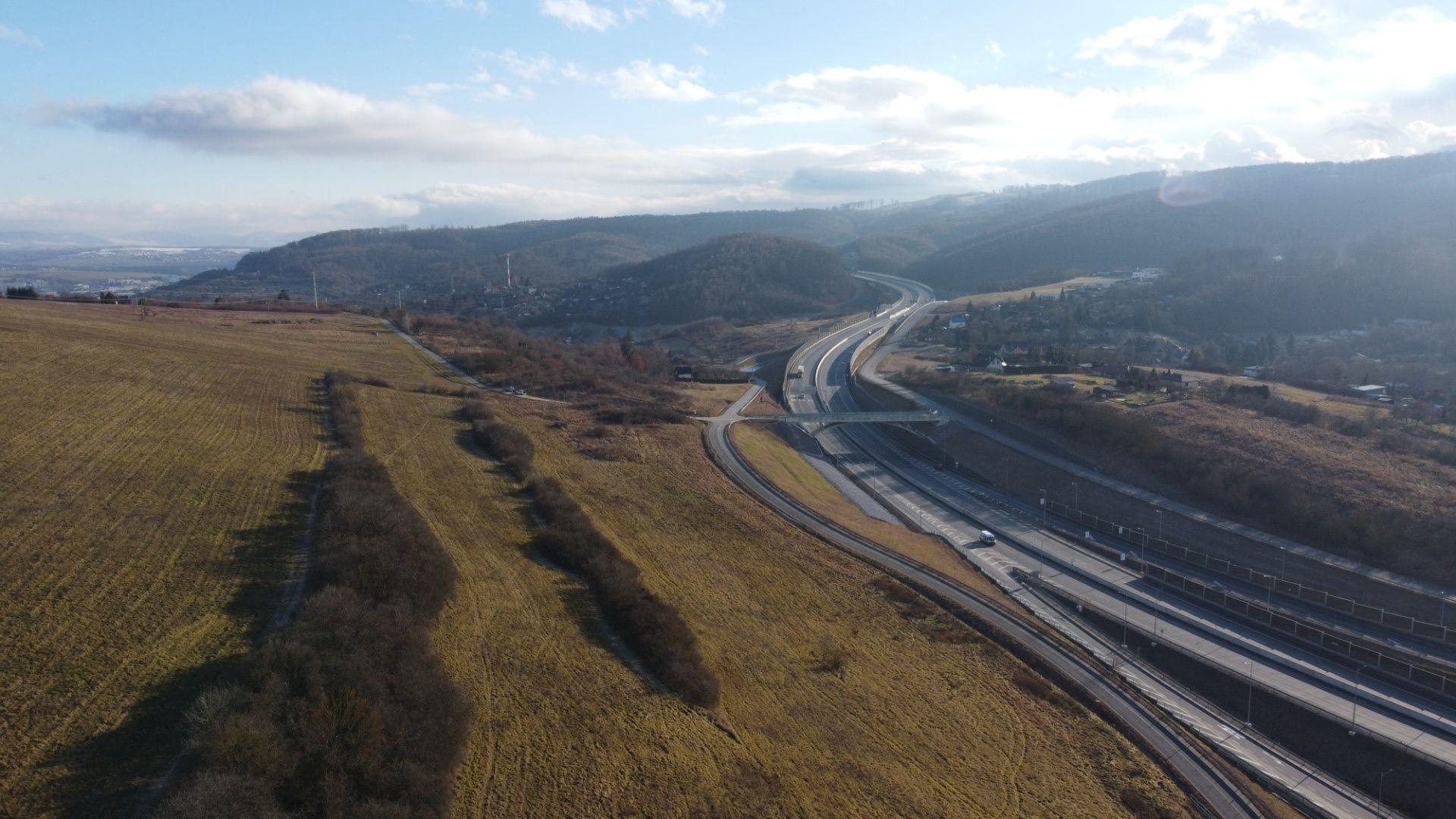 Na predaj | Pozemok 6 600 m² s priamym napojením na diaľničný obchvat Poprad – Košice