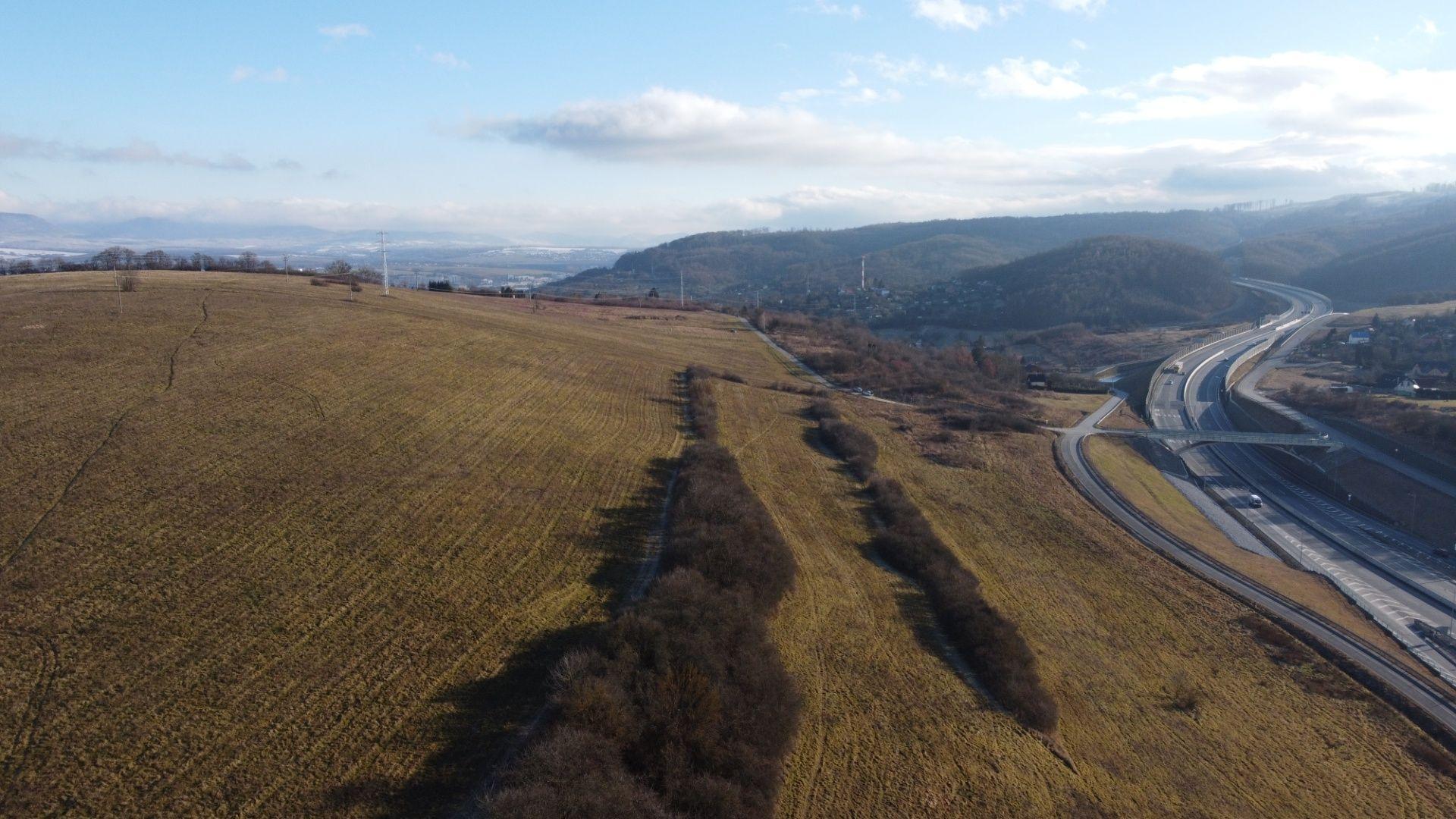 Na predaj | Pozemok 6 600 m² s priamym napojením na diaľničný obchvat Poprad – Košice