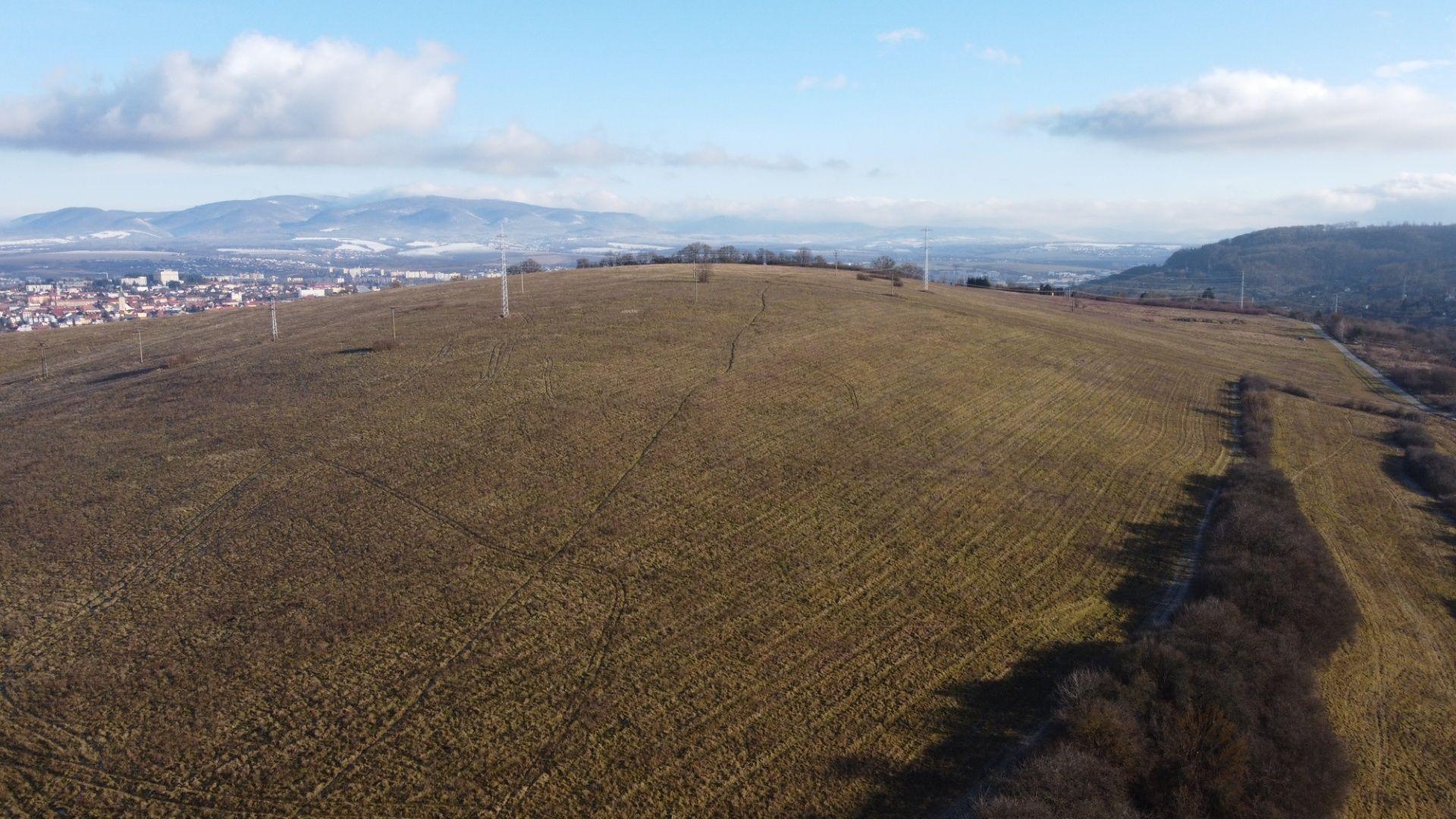 Na predaj | Pozemok 6 600 m² s priamym napojením na diaľničný obchvat Poprad – Košice