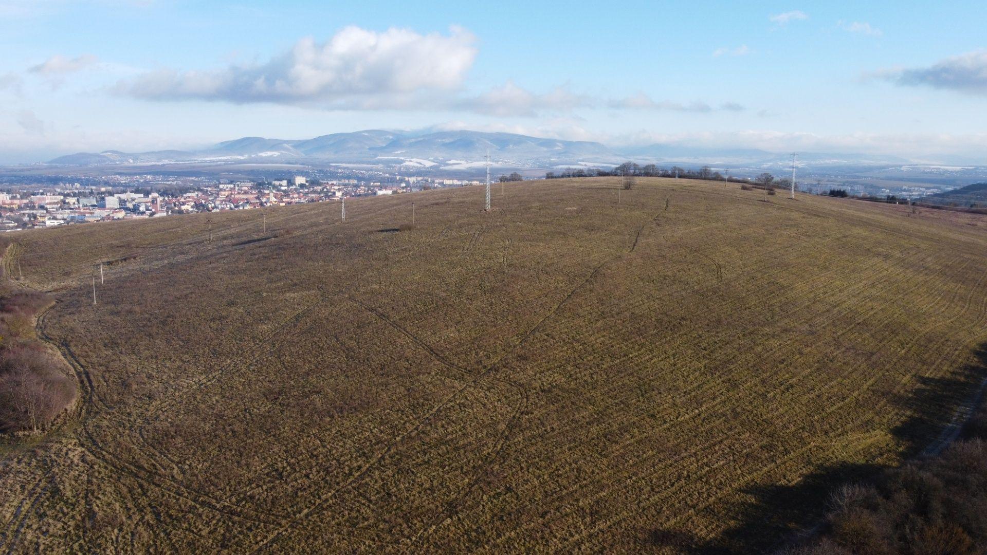 Na predaj | Pozemok 6 600 m² s priamym napojením na diaľničný obchvat Poprad – Košice