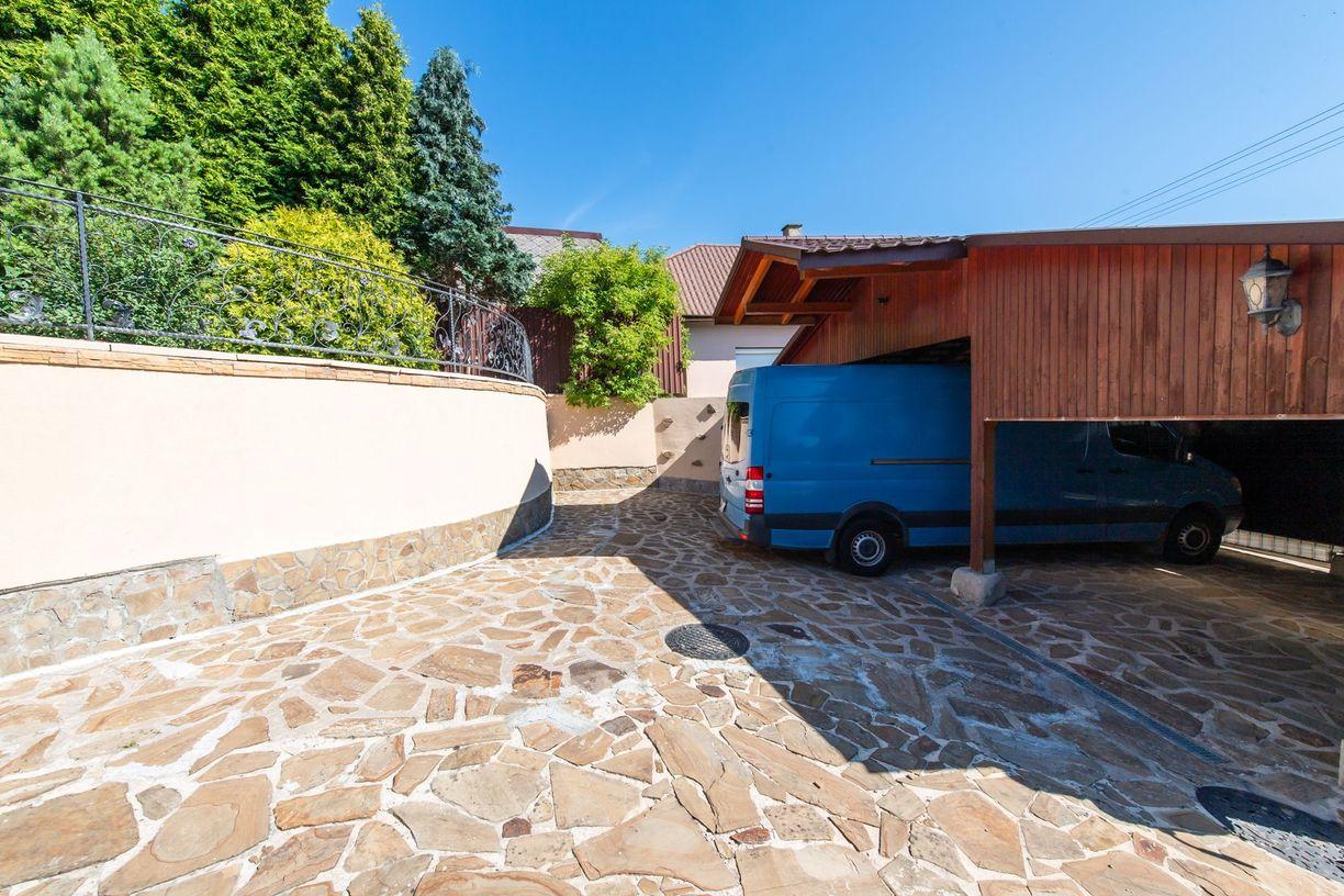 Celoročne obývateľná chata s bazénom a vlastným vodojemom v Závadke – vyšší štandard