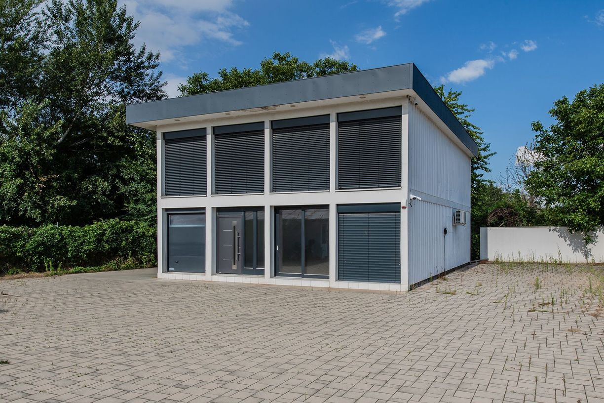 Polyfunkčná budova + 1000 m² pozemok v logistickej zóne – Ružinov (funkcia 302)