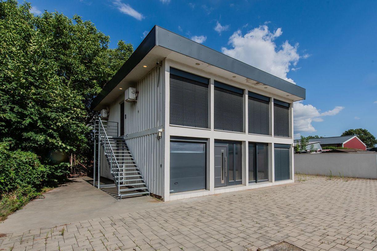 Polyfunkčná budova + 1000 m² pozemok v logistickej zóne – Ružinov (funkcia 302)