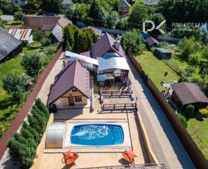 Celoročne obývateľná chata s bazénom a vlastným vodojemom v Závadke – vyšší štandard