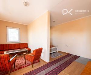 Celoročne obývateľná chata s bazénom a vlastným vodojemom v Závadke – vyšší štandard