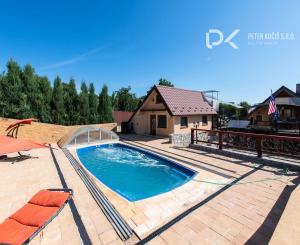 Celoročne obývateľná chata s bazénom a vlastným vodojemom v Závadke – vyšší štandard