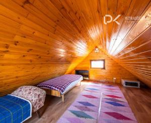 Celoročne obývateľná chata s bazénom a vlastným vodojemom v Závadke – vyšší štandard