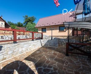 Celoročne obývateľná chata s bazénom a vlastným vodojemom v Závadke – vyšší štandard