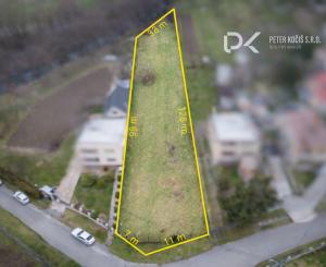 Pozemok pre rodinný dom 2035 m² v pokojnej časti Drienova