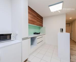 Polyfunkčná budova + 1000 m² pozemok v logistickej zóne – Ružinov (funkcia 302)