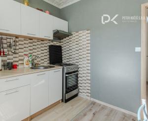 Prenájom 2-izbového bytu po kompletnej rekonštrukcii – loggia, zariadený, Sekčov – Prešov