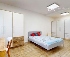 PRENÁJOM | 5i Rodinný Dom – Priestranné Izby, Záhrada, Terasa | Prešov