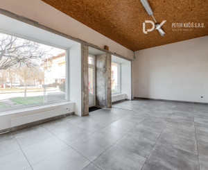 Obchodný priestor 75 m² Komenského – sklad, parkovanie