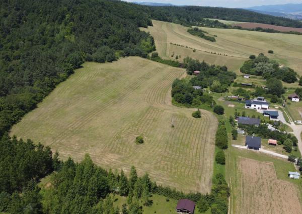 Pozemok s panoramatickým výhľadom, 6214 m² , Župčany