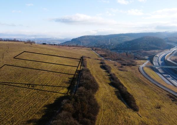 Na predaj | Pozemok 6 600 m² s priamym napojením na diaľničný obchvat Poprad – Košice