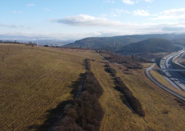 Na predaj | Pozemok 6 600 m² s priamym napojením na diaľničný obchvat Poprad – Košice