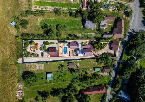 Celoročne obývateľná chata s bazénom a vlastným vodojemom v Závadke – vyšší štandard