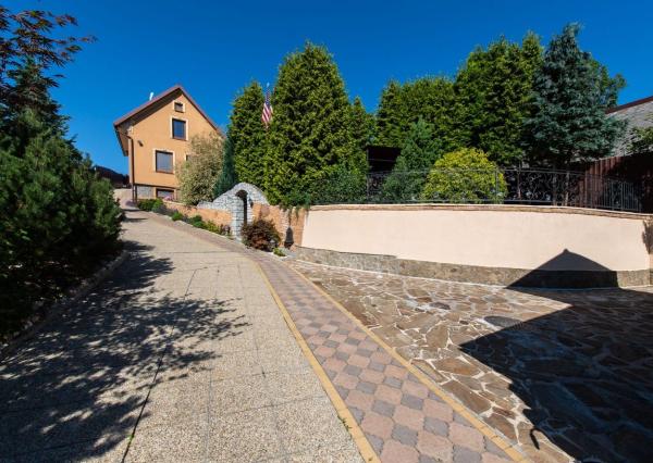 Celoročne obývateľná chata s bazénom a vlastným vodojemom v Závadke – vyšší štandard