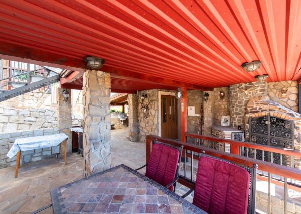 Celoročne obývateľná chata s bazénom a vlastným vodojemom v Závadke – vyšší štandard