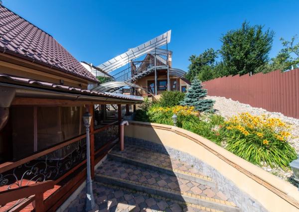 Celoročne obývateľná chata s bazénom a vlastným vodojemom v Závadke – vyšší štandard