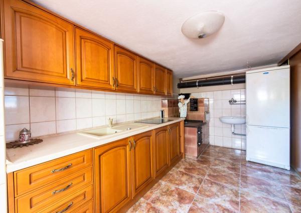 Celoročne obývateľná chata s bazénom a vlastným vodojemom v Závadke – vyšší štandard