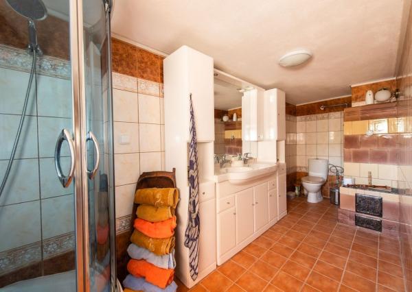 Celoročne obývateľná chata s bazénom a vlastným vodojemom v Závadke – vyšší štandard