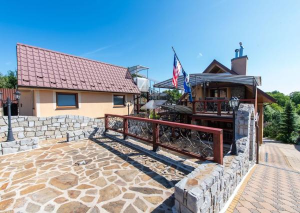 Celoročne obývateľná chata s bazénom a vlastným vodojemom v Závadke – vyšší štandard