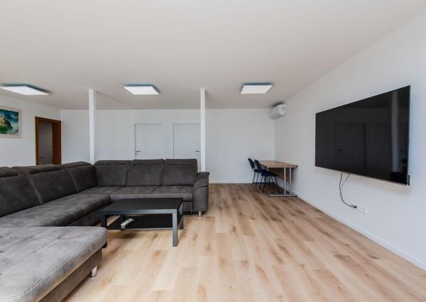 Polyfunkčná budova + 1000 m² pozemok v logistickej zóne – Ružinov (funkcia 302)