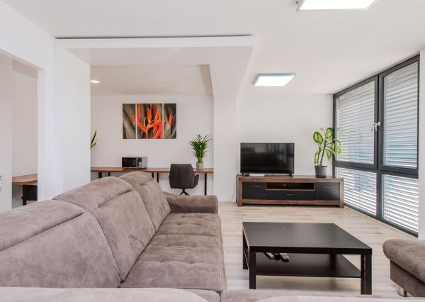 Polyfunkčná budova + 1000 m² pozemok v logistickej zóne – Ružinov (funkcia 302)