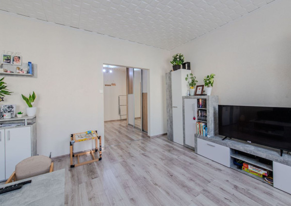 Prenájom 2-izbového bytu po kompletnej rekonštrukcii – loggia, zariadený, Sekčov – Prešov