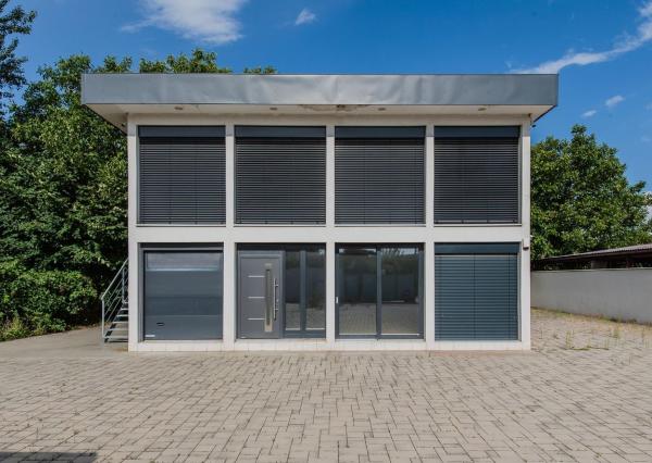 Na prenájom: Polyfunkčná modulová budova s 3 samostatnými bytmi v uzavretom a monitorovanom areáli (24/7)