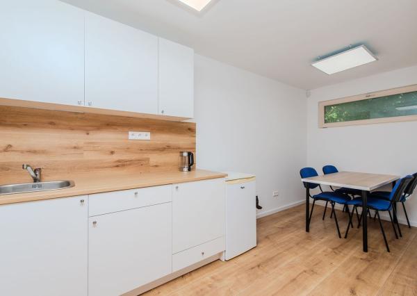 Na prenájom: Polyfunkčná modulová budova s 3 samostatnými bytmi v uzavretom a monitorovanom areáli (24/7)