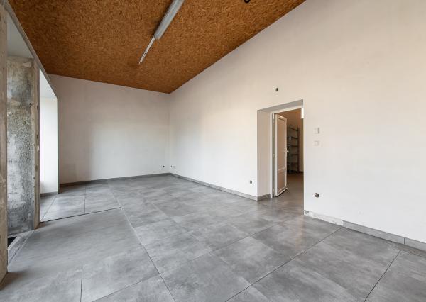 Obchodný priestor 75 m² Komenského – sklad, parkovanie
