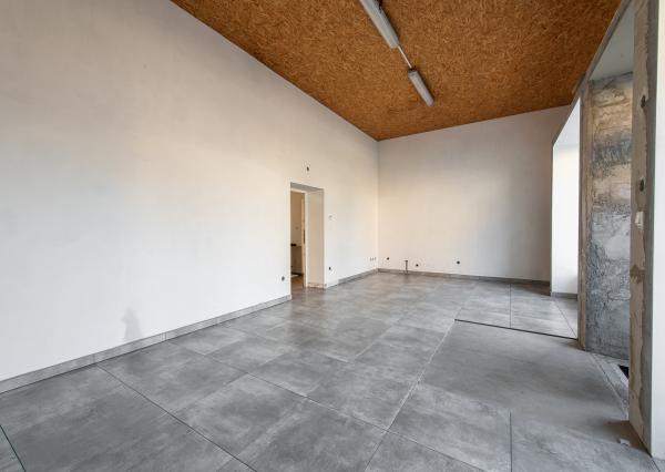 Obchodný priestor 75 m² Komenského – sklad, parkovanie