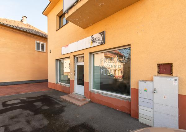 Obchodný priestor 75 m² Komenského – sklad, parkovanie
